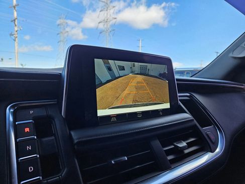 Used 2022 GMC Yukon XL SLE image 18