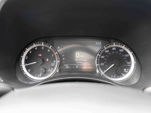 Used 2023 Toyota Highlander XLE AWD/4WD image 16