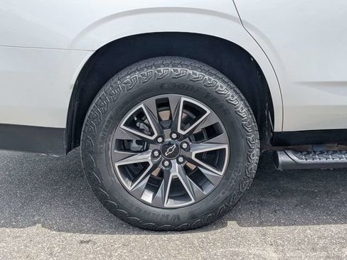 Used 2023 Chevrolet Tahoe Z71 w/ Luxury Package AWD/4WD image 11