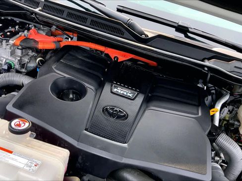 Used 2023 Toyota Tundra Limited w/ Power Package AWD/4WD image 33