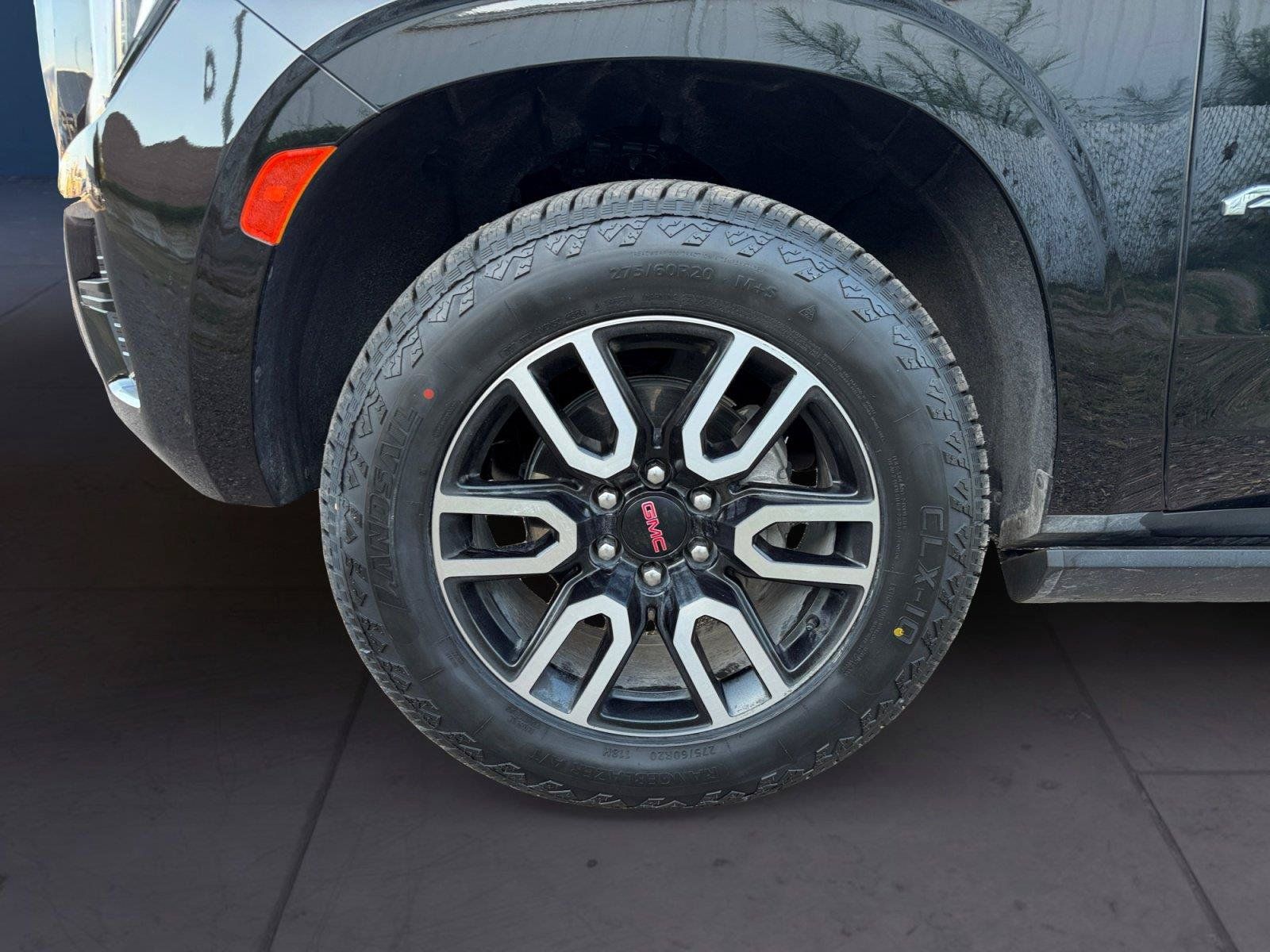 Used 2024 GMC Yukon XL AT4 AWD/4WD image 14