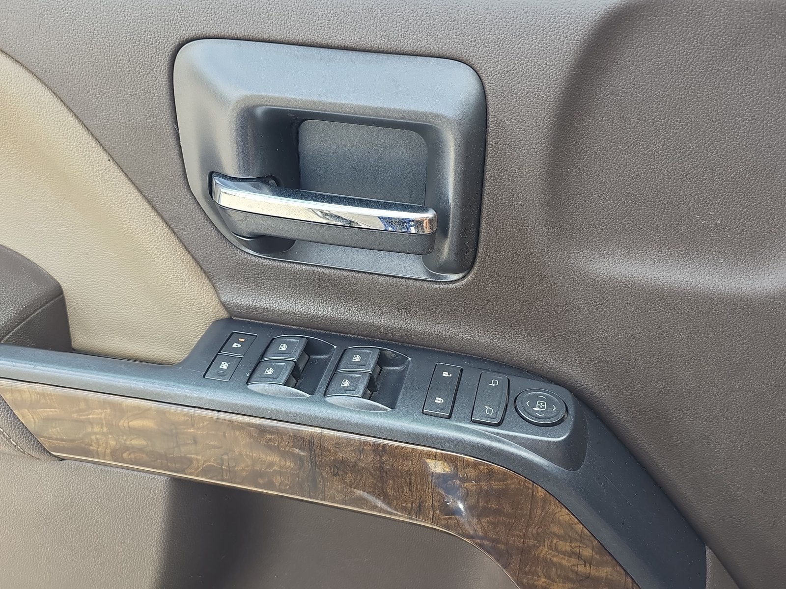 Used 2018 Chevrolet Silverado 1500 LT w/ Texas Edition RWD image 25