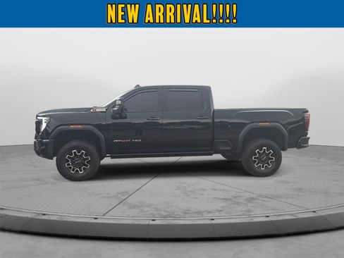 Used 2025 GMC Sierra 2500 AT4X AWD/4WD image 2