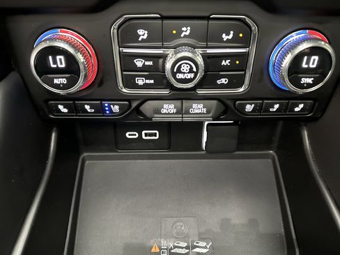 Used 2023 GMC Yukon XL AT4 image 39