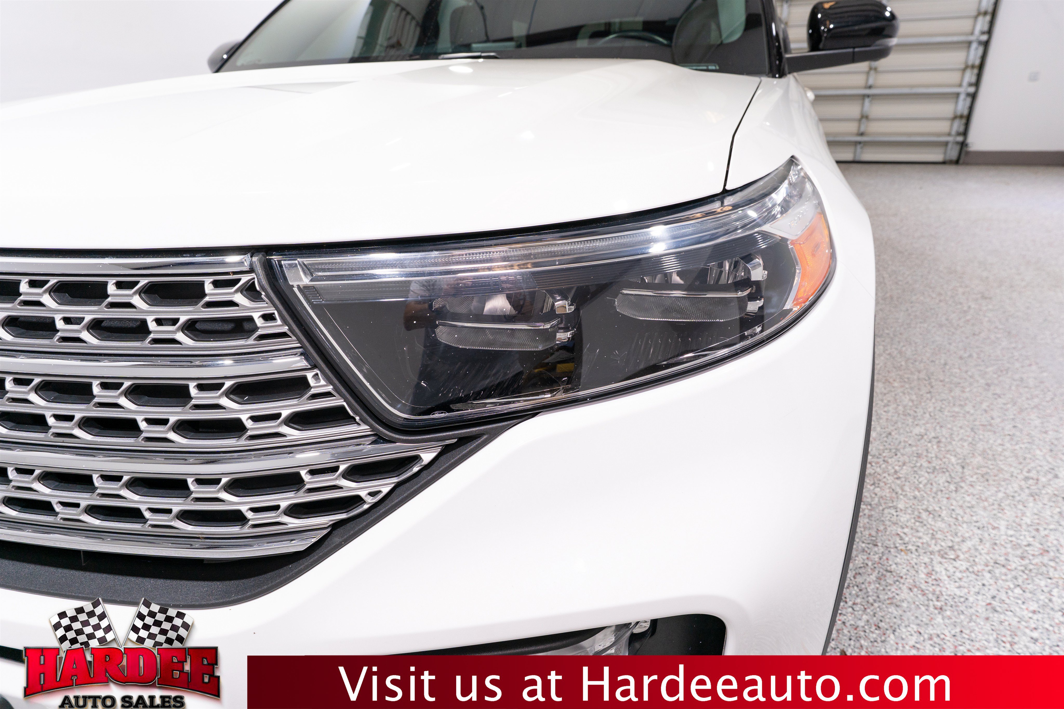 Used 2023 Ford Explorer Limited w/ Limited Technology Package RWD image 8