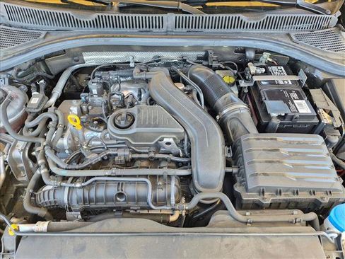 Used 2023 Volkswagen Jetta SE w/ Panoramic Sunroof Package FWD image 19