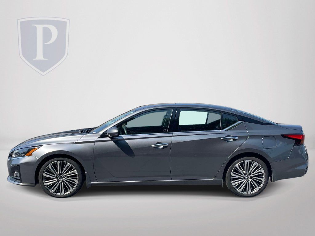 Used 2023 Nissan Altima 2.5 SL FWD image 5