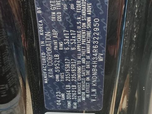 Used 2024 Kia Carnival LX FWD image 10