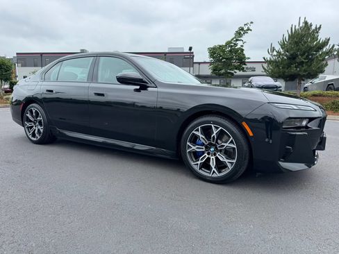 Used 2023 BMW i7 xDrive60 AWD/4WD image 1