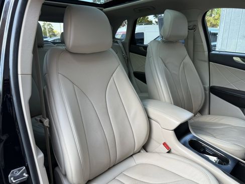 Used 2018 Lincoln MKC Reserve w/ Lincoln MKC Climate Package image 23