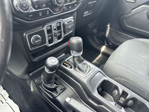 Used 2022 Jeep Wrangler Unlimited Sport AWD/4WD image 22