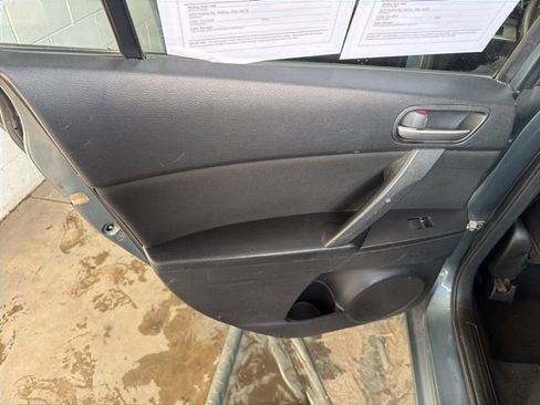 Used 2013 MAZDA MAZDA3 i Sport image 15