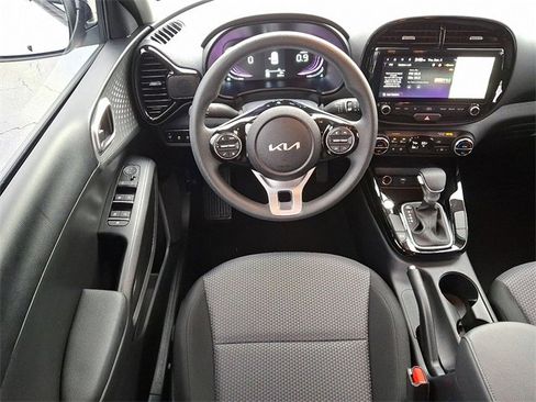 Used 2025 Kia Soul S image 12