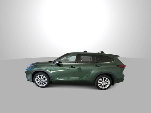 Used 2024 Toyota Highlander Limited AWD/4WD image 5