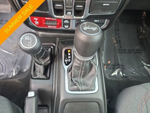 Certified 2024 Jeep Wrangler Unlimited Rubicon AWD/4WD image 19