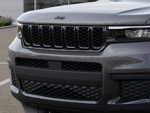 New 2025 Jeep Grand Cherokee L Laredo image 90