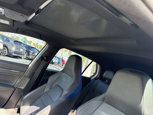 Used 2023 Volkswagen Golf R image 22