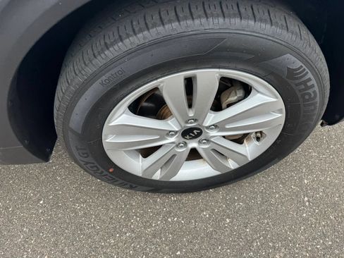 Used 2017 Kia Sportage LX FWD image 13
