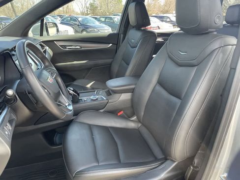 Used 2024 Cadillac XT6 Luxury w/ LPO, Floor Liner Package FWD image 12