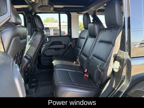 Used 2023 Jeep Wrangler Unlimited Rubicon w/ LED Lighting Group AWD/4WD image 8