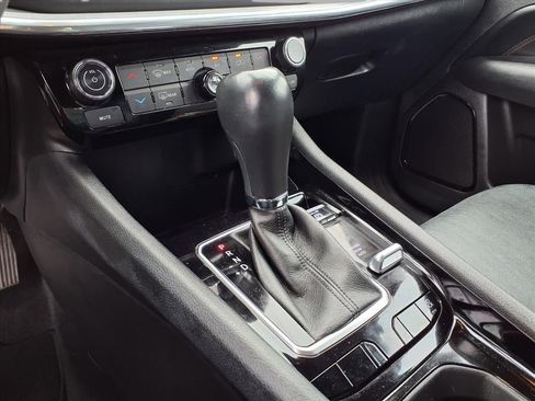 Used 2023 Jeep Compass Limited image 9