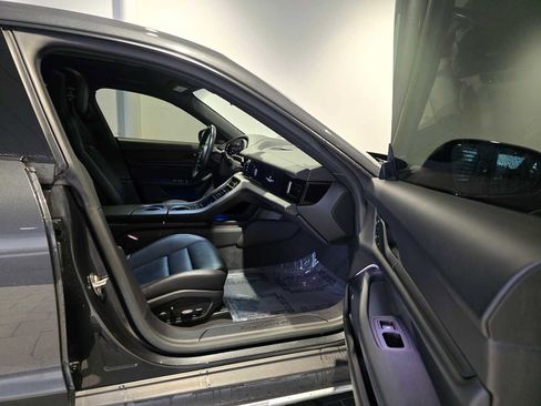 Used 2022 Porsche Taycan 4 Cross Turismo image 14