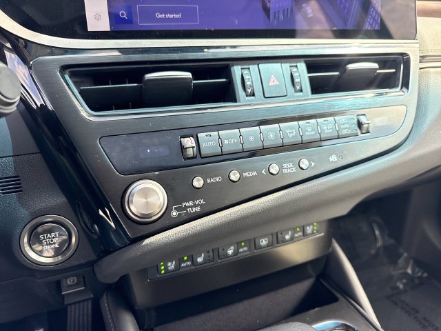 Certified 2025 Lexus ES 350 w/ Technology Package FWD image 19