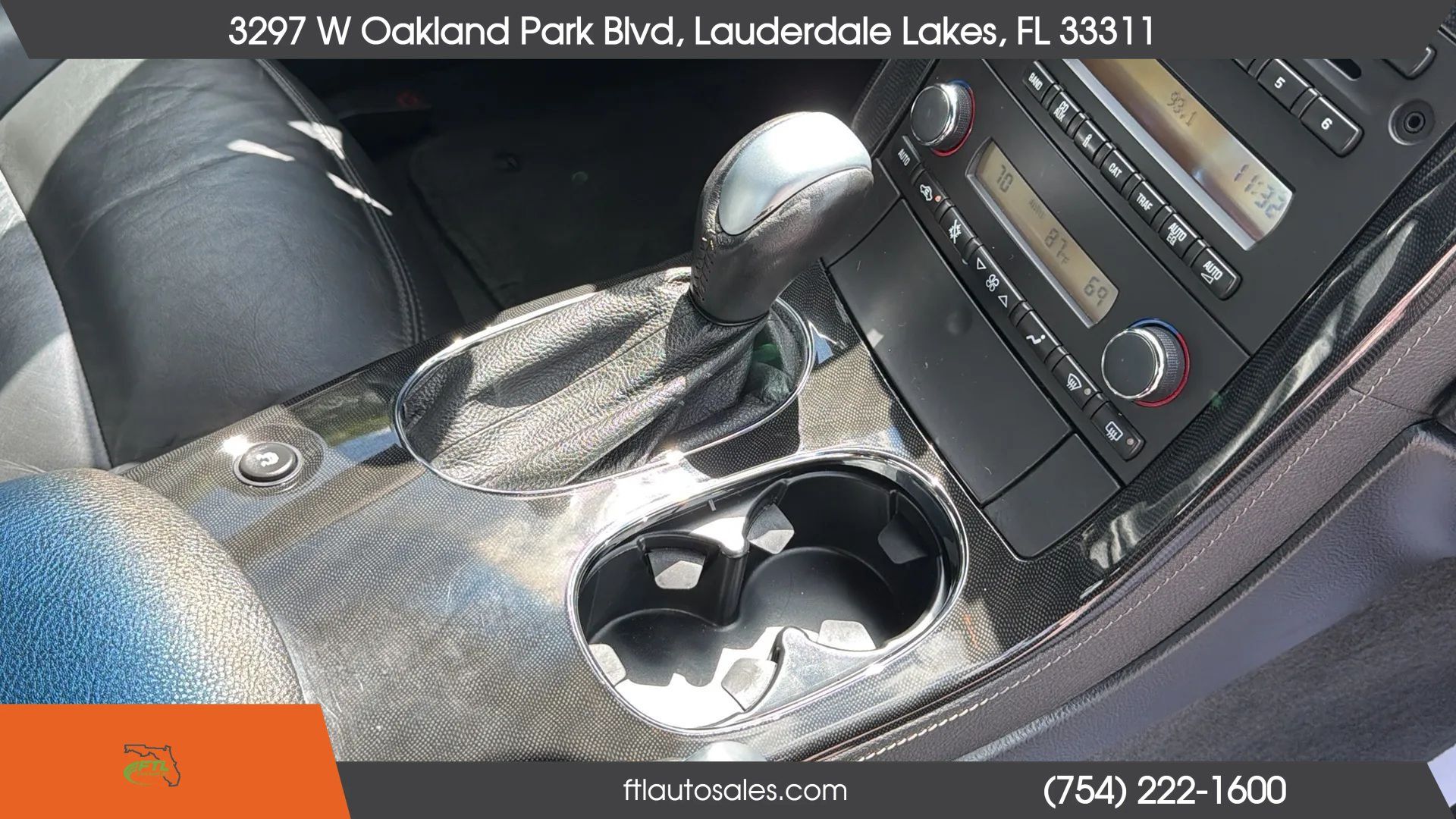 Used 2010 Chevrolet Corvette Coupe w/ 1LT RWD image 21