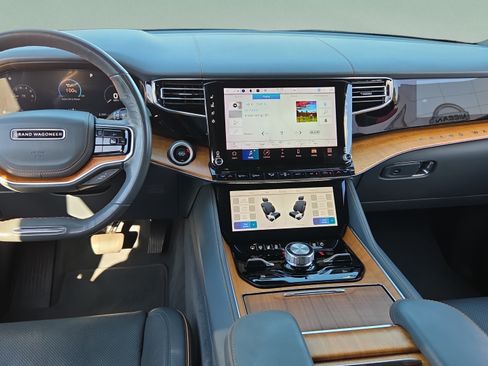 Used 2022 Jeep Grand Wagoneer Series II w/ Convenience Group III AWD/4WD image 12