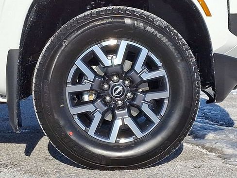 Used 2026 Nissan Frontier SV w/ SV Convenience Package image 8