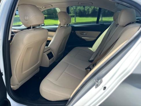 Used 2018 BMW 320i Sedan RWD image 14