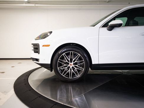 Certified 2026 Porsche Cayenne AWD/4WD image 11
