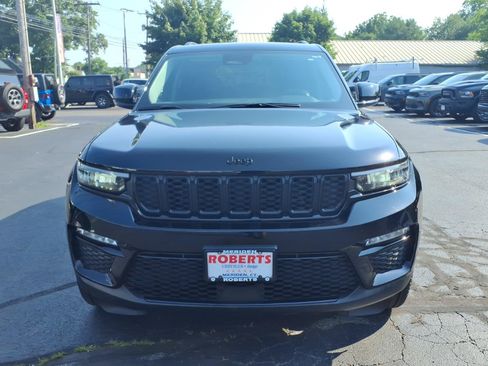 Certified 2023 Jeep Grand Cherokee Limited w/ Black Appearance Package AWD/4WD image 2