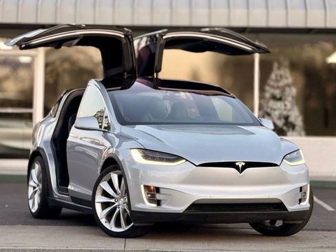 Used 2016 Tesla Model X Performance image 2