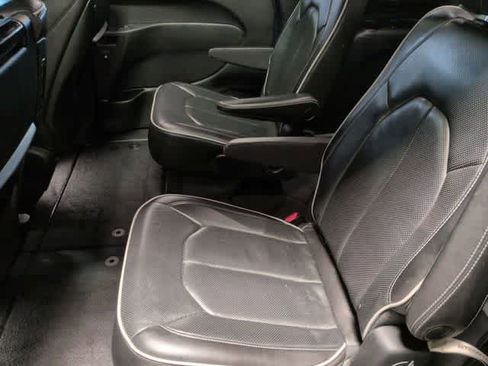 Used 2018 Chrysler Pacifica Limited w/ S Appearance Package image 20