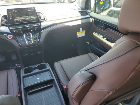 New 2026 Honda Odyssey Touring image 16