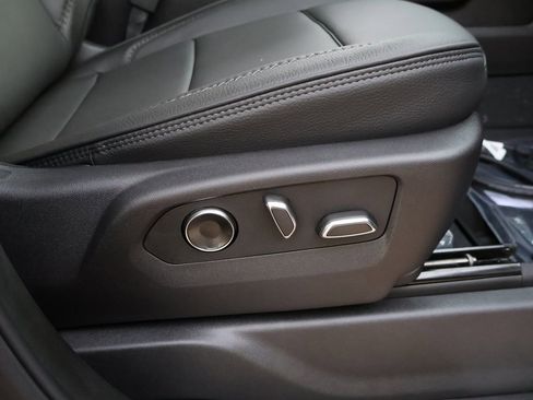 New 2026 GMC Sierra 3500 Denali w/ Denali Reserve Package image 9