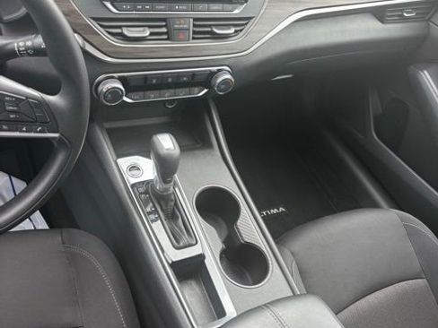 Used 2025 Nissan Altima 2.5 SV image 25