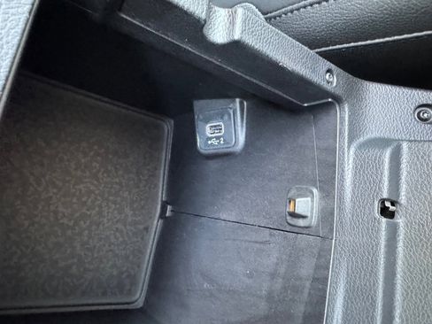 Used 2021 Jeep Wrangler Unlimited Sahara AWD/4WD image 28