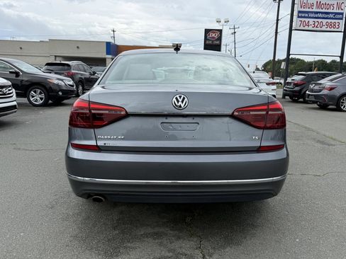 Used 2018 Volkswagen Passat 2.0T SE FWD image 5