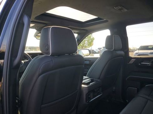 Certified 2025 GMC Sierra 1500 AT4X AWD/4WD image 9