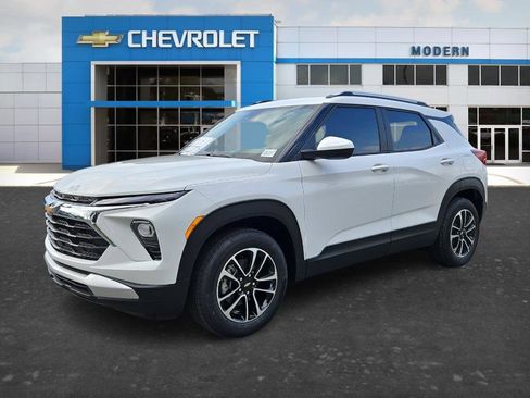 New 2026 Chevrolet TrailBlazer LT FWD image 1