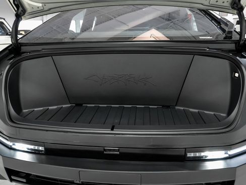 Used 2024 Tesla Cybertruck AWD Crew Cab image 47