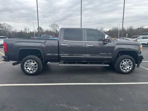 Used 2016 GMC Sierra 2500 Denali image 7