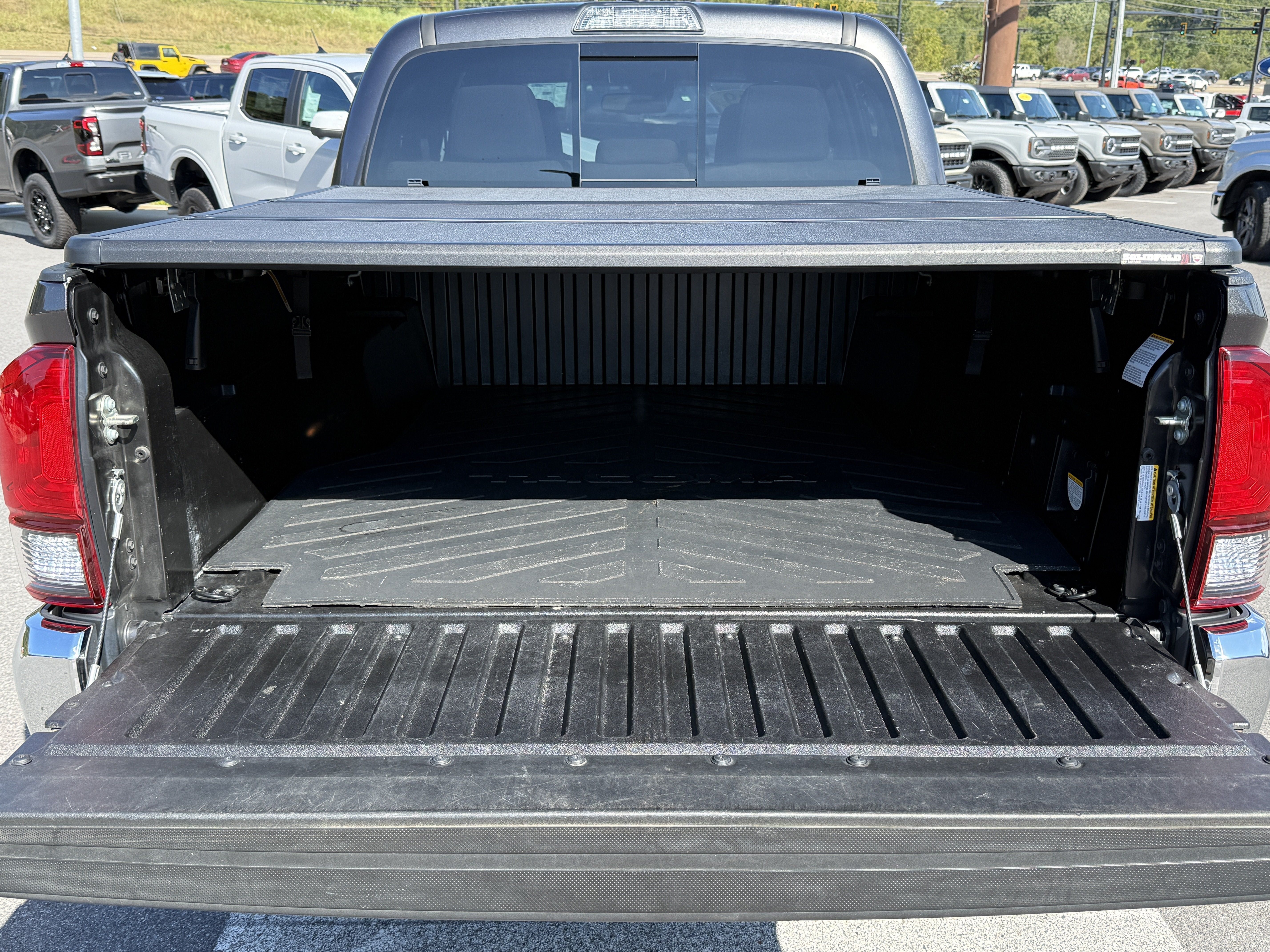 Used 2019 Toyota Tacoma TRD Off-Road AWD/4WD image 13