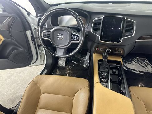 Used 2019 Volvo XC90 T6 Momentum w/ Protection Package Premier AWD/4WD image 18