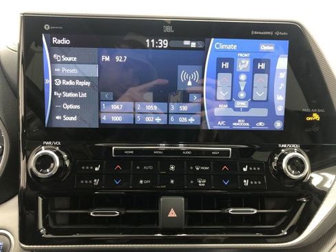 Used 2021 Toyota Highlander Platinum image 20