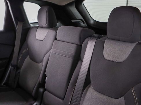 Used 2018 Jeep Cherokee Latitude image 24