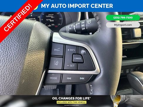 Certified 2025 Toyota Highlander Platinum AWD/4WD image 18