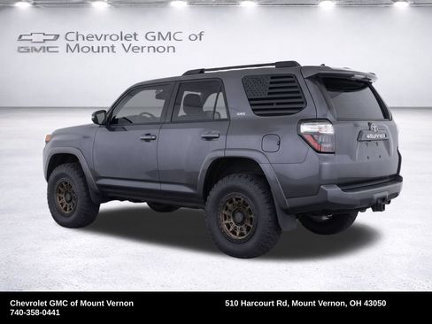 Used 2022 Toyota 4Runner SR5 Premium w/ Moonroof Package AWD/4WD image 3